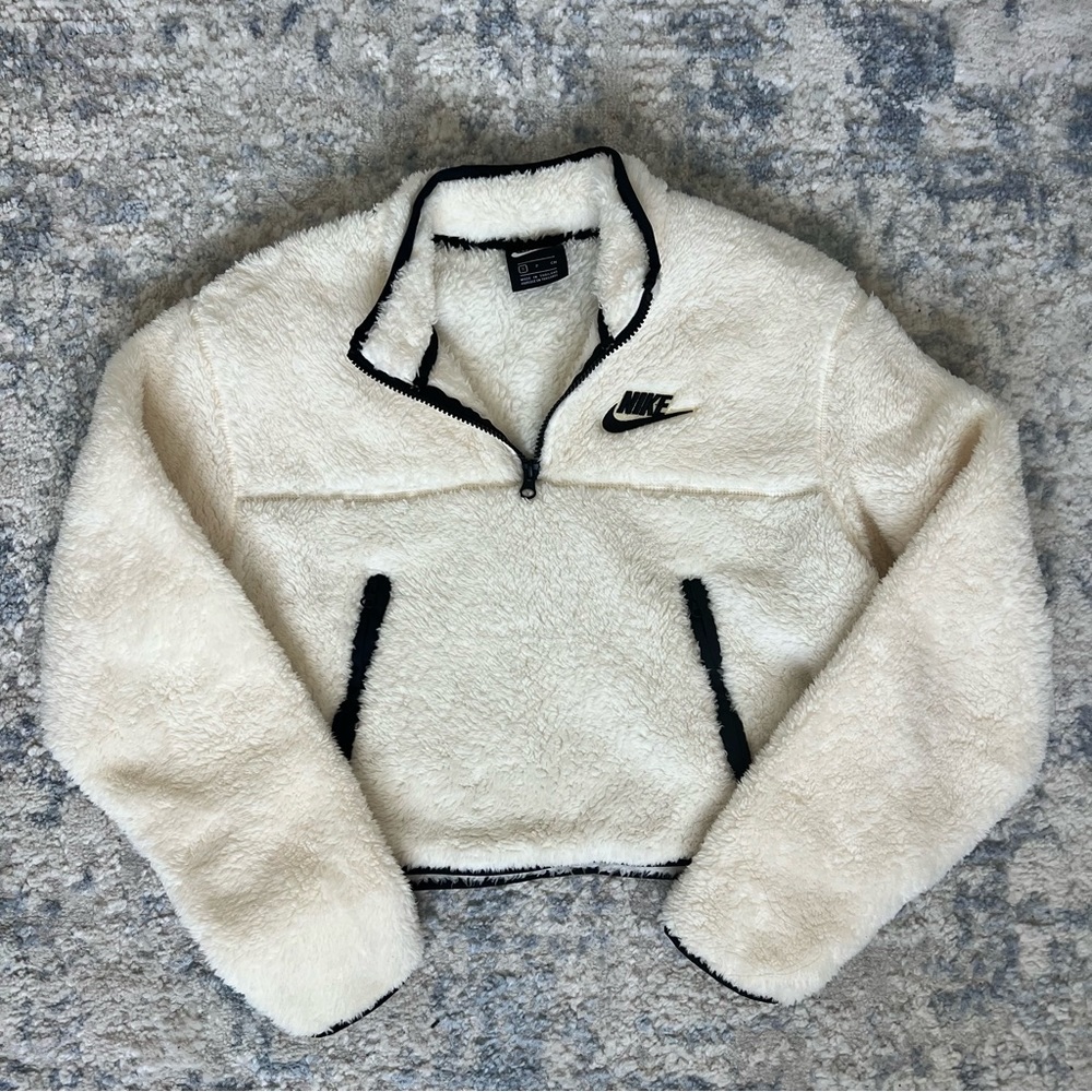 Nike Cropped High Pile Fleece